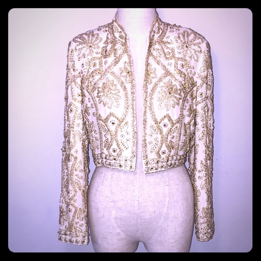 Vintage Marvelous Victoria Royal Jacket 🤍👑.